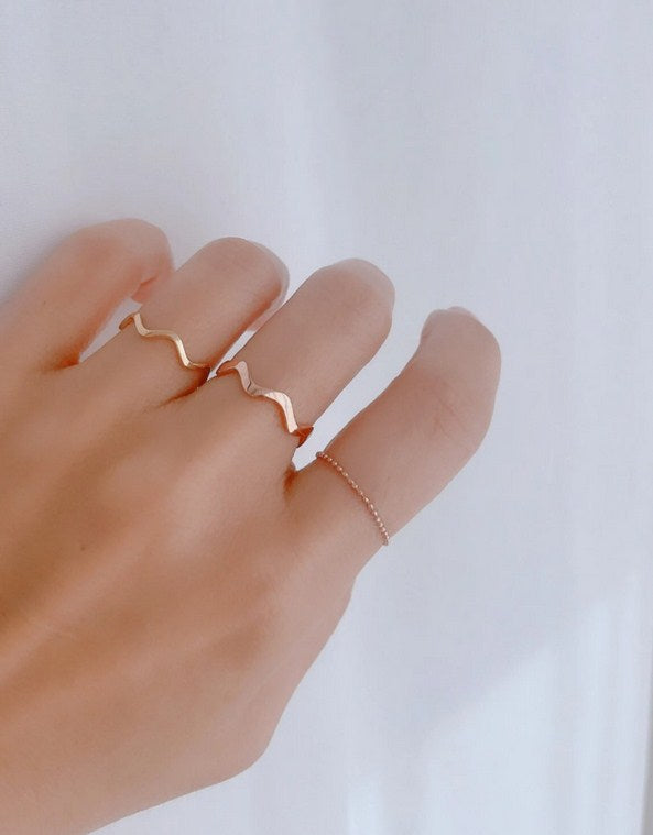 14K Gold Wavy Ring