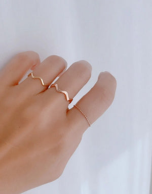 14K Gold Wavy Ring